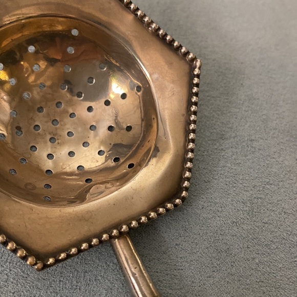 ANTIQUE STERLING TEA STRAINER with WOODEN HANDLE - Picture 7 of 13